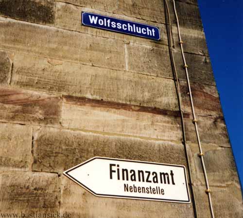 Wolfsschlucht - Finanzamt_WZ (Gefängnismauer Kulmbach) © Wolfram Lange 26.11.2014_M1qFMXzt_f.jpg